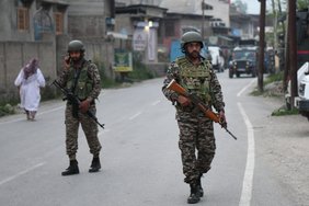 Pakistanas skelbia numušęs penkis Indijos lėktuvus 