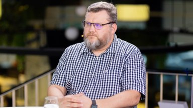 Piniginiai reikalai. Saulės elektrinė daugiabutyje – ką žinoti apie įsirengimą?