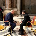 Trumpas pakomentavo Ukrainos ir JAV pasirašytą susitarimą