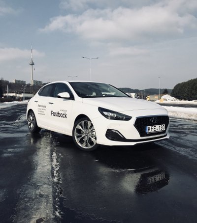 "Hyundai i30 Fastback" bandymas