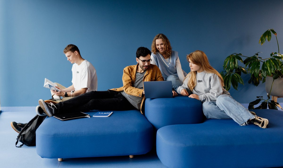 SMK Aukštosios mokyklos studentai