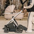 „Beige mom“ tendencija – vis populiaresnė: specialistai negaili kritikos ir ragina neatimti iš vaikų vaikystės