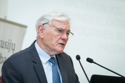 Valdas Adamkus