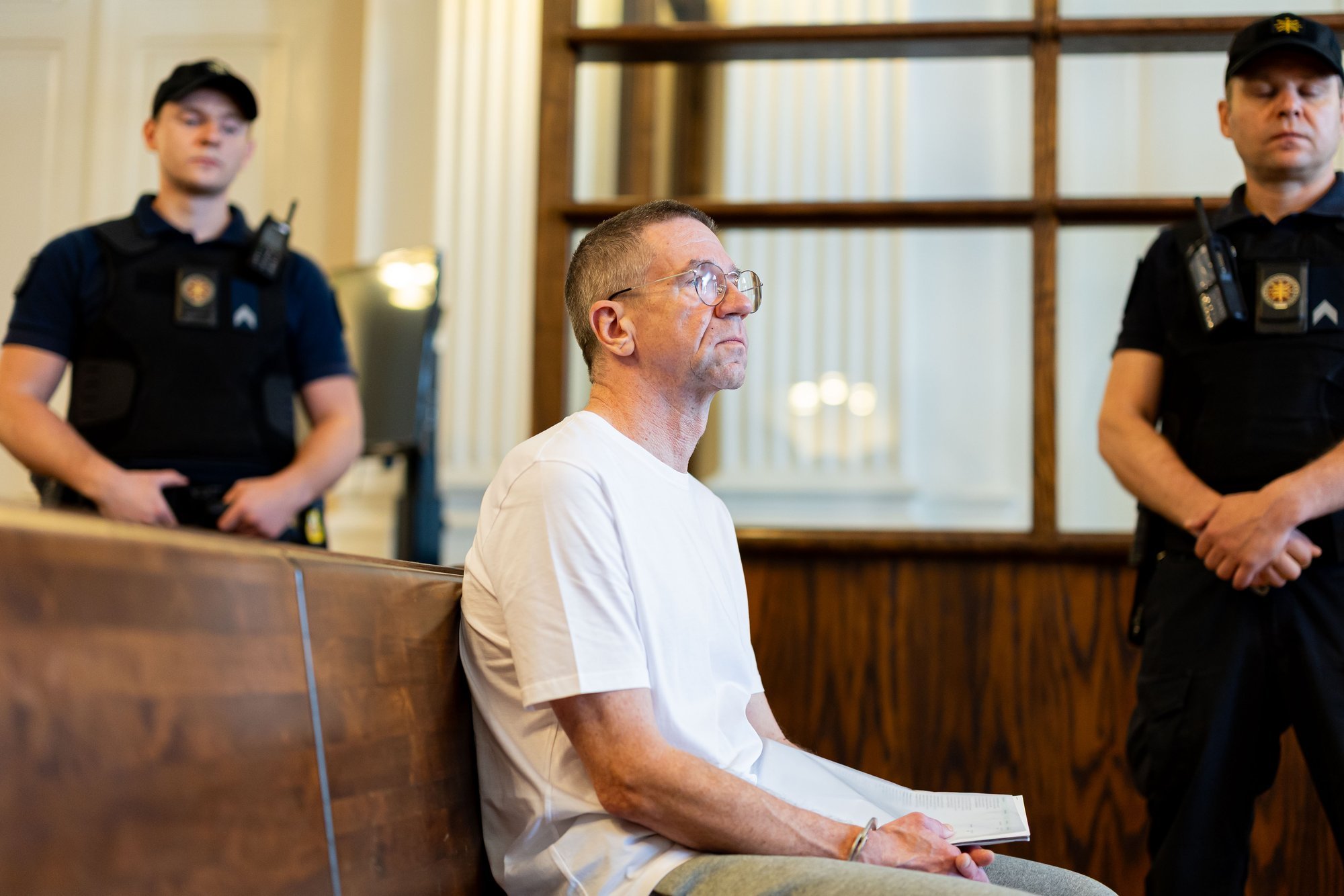 Former Snoras Bank Executive Antonov Faces Court; MP Sabutis's 'Check Fraud' Case Begins