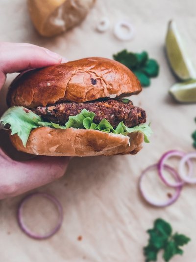 Veganiškas meksikietiškas burgeris