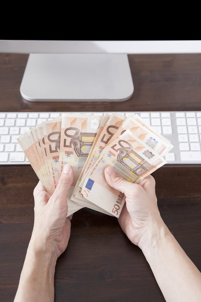 Sukčiai nesnaudžia: kaip neprarasti pinigų apsiperkant internete?