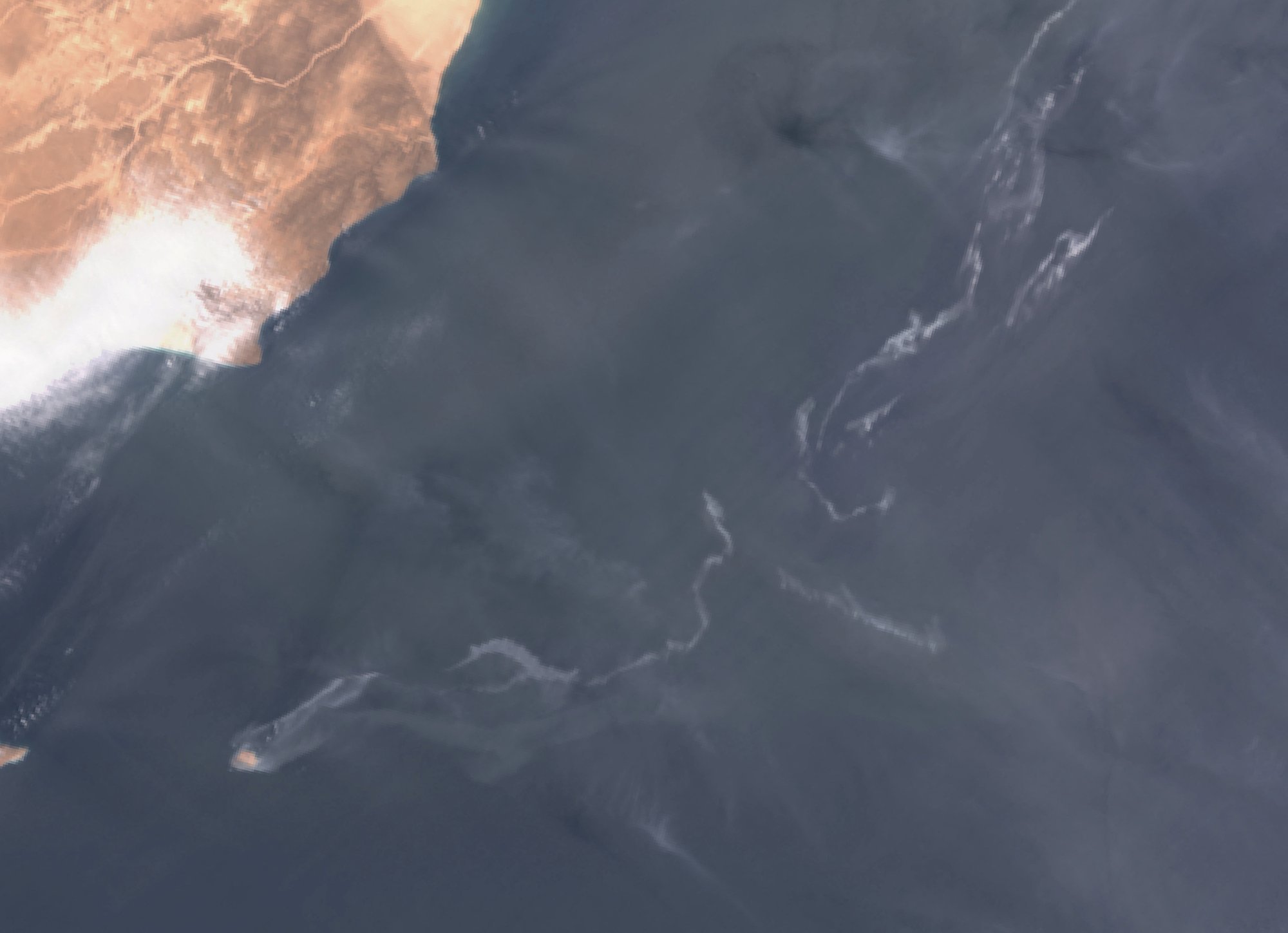 Oil Spill Reaches Oman's Mainland Amidst Cleanup Challenges