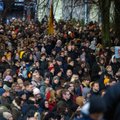 Žmonės vėl susirinko prie Seimo protestuoti prieš „Nemuno aušrą“ valdžioje: jaučia, kad dalyvauja istoriniuose įvykiuose