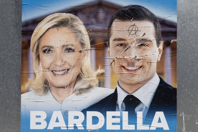 Marine Le Pen ir Jordanas Bardella rinkiminėje afišoje