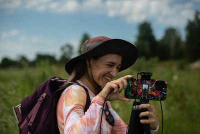 Delfi TV laidų vedėja, vaizdo turinio kūrėja Kornelija Jasiūnaitė žygiuoja kartu su ekspedicijos dalyviais