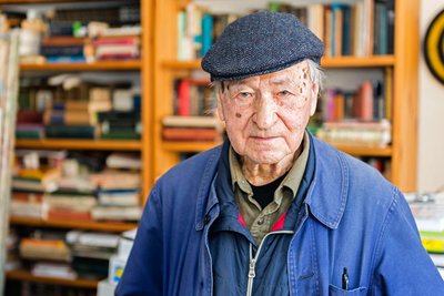 Jonas Mekas with his archives   Photo Ludo Segers