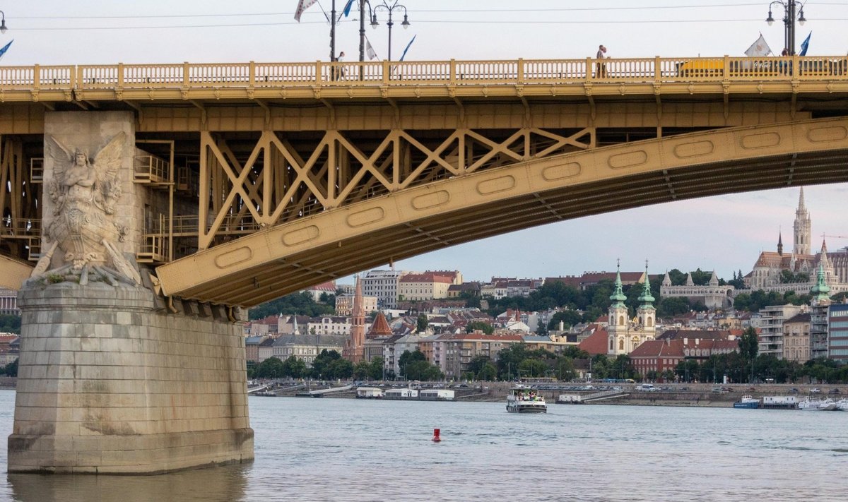 Vakarinis Budapeštas iš laivo Dunojaus upėje