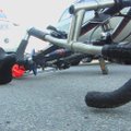 Klaipėdoje per perėją dviračiu važiavusią paauglę partrenkė automobilis