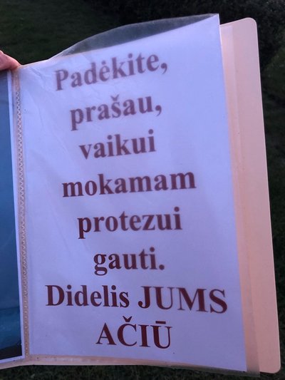 Vilniuje išmaldos prašanti moteris