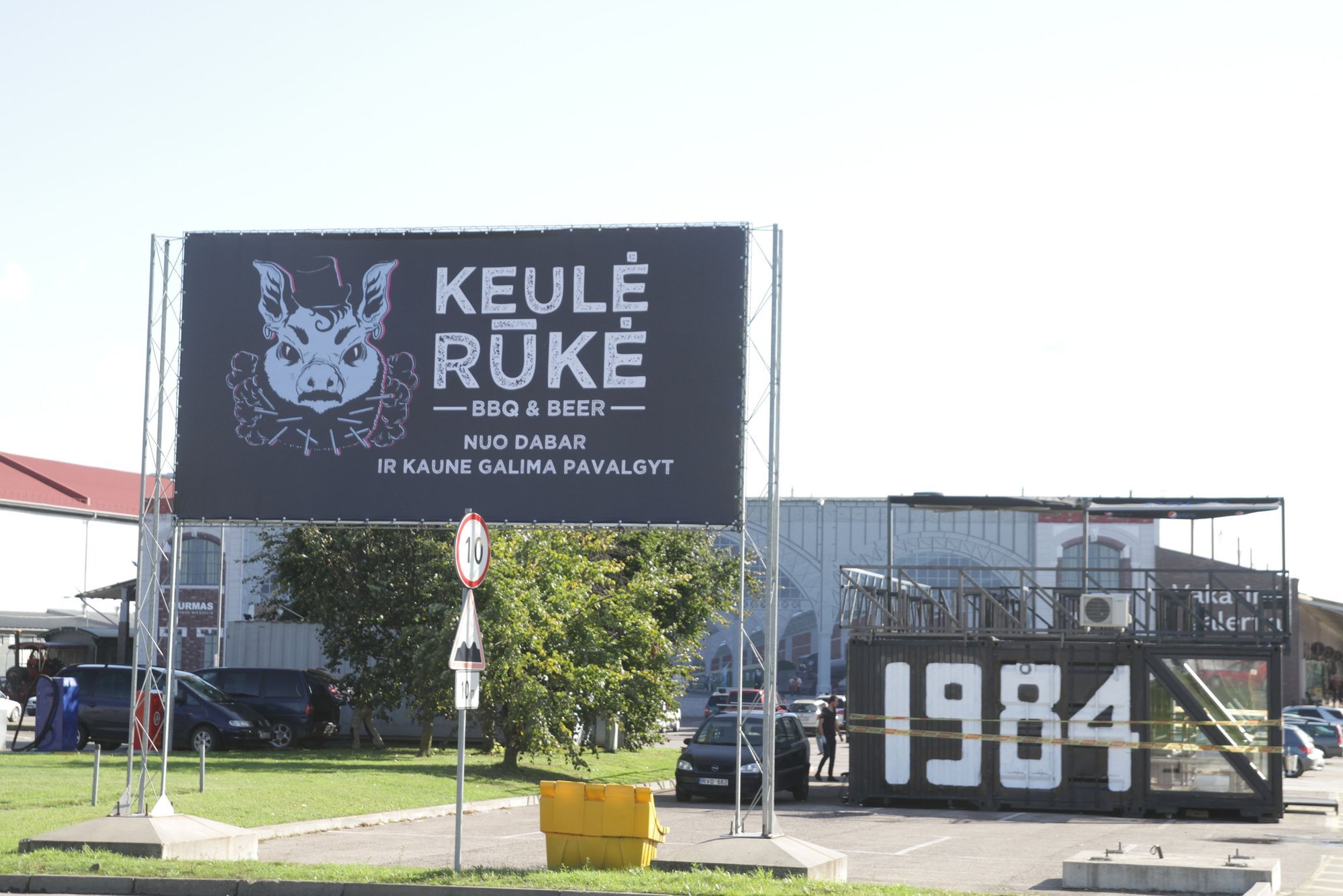 Sprendimas dėl „Keulė Rūkė“ – 1500 eurų bauda - Delfi