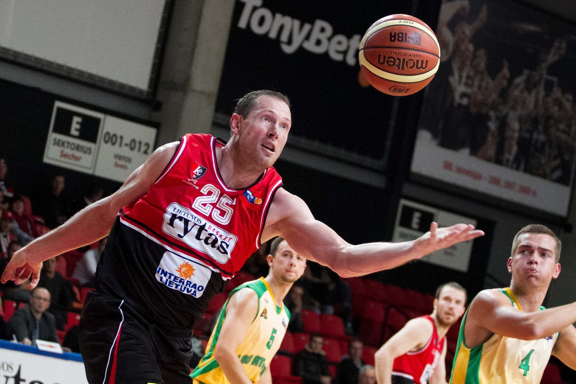 LKL čempionate „Lietuvos rytas“ namuose sutriuškino „LSU-Atletą ...