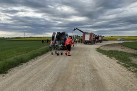 Jurbarko rajone metalo konstrukcija nukrito ant žmonių, du vyrai ligoninėje