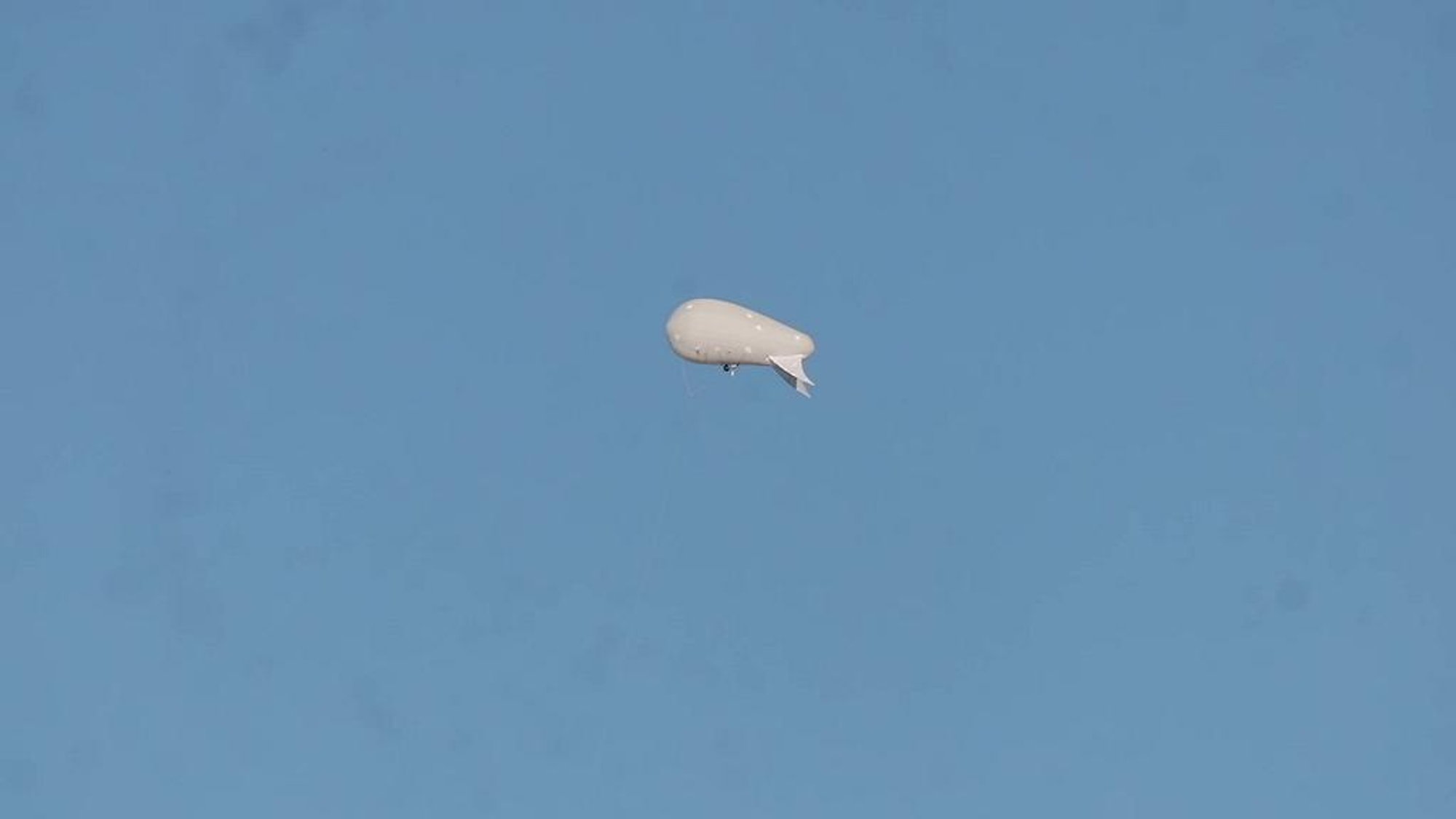 Video Captures Suspected Russian Aircraft Near Narva