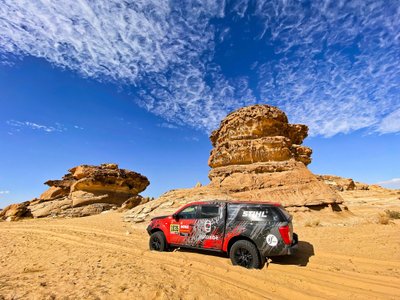 "iGo2Dakar" tris Dakarus įveikė su "Nissan Navara"