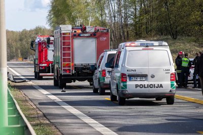 Masinė avarija kelyje Vilnius–Kaunas–Klaipėda.