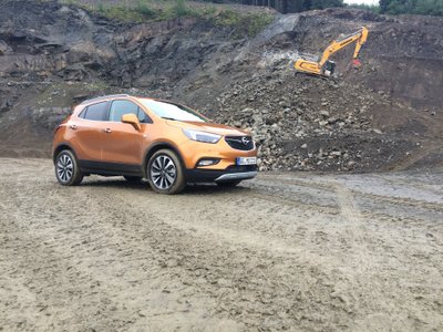 "Opel Mokka X" pabandėme ir šlapiuose žvyrkeliuose