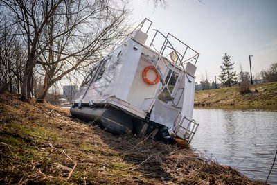 Per potvynį atrodo, tarsi Berčiūnai būtų įsikūrę prie ežero