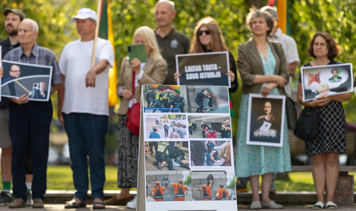 Protestas prie Seimo dėl ketinamos patvirtinti LGGRTC reformos