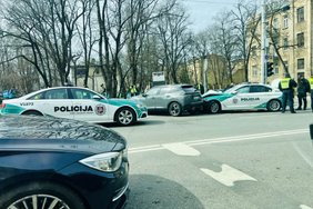 Vilniuje į avariją pateko policijos automobilis