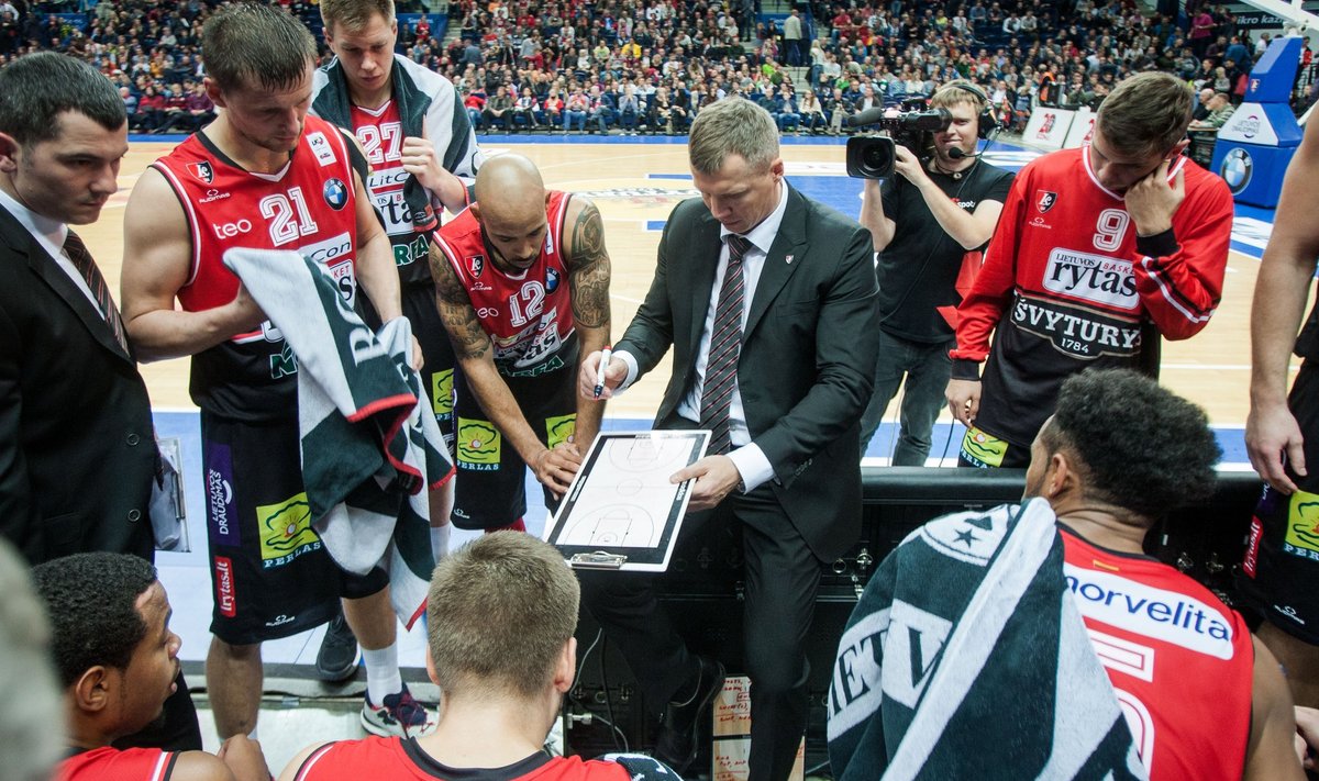 „Lietuvos rytas“ nutraukia prekybą sezono abonementais – viskas ...