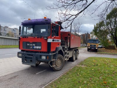 Sunkiasvoris transportas ant dviračio tako