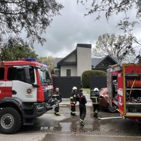 Gaisras Kauno rajone – Kačerginėje degė teisėsaugai žinomo vyro namas tvirtovė