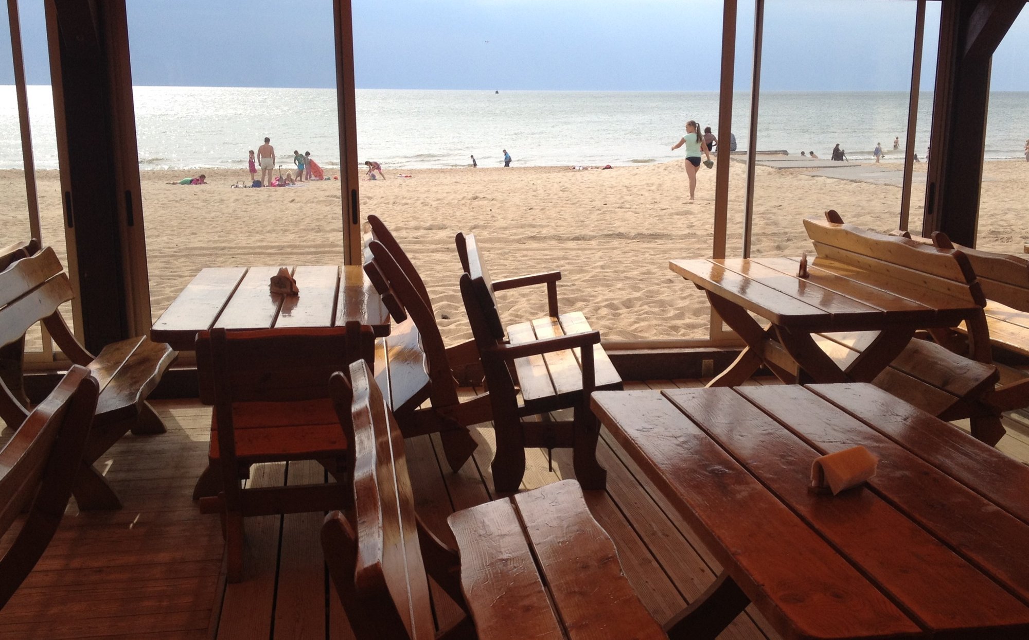 Kam, kada ir kiek palikti arbatpinigių? - Delfi vasara