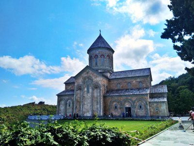 Šv. Ninos katedra