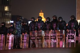 Sakartvele policija trečią naktį iš eilės vykusias demonstracijas išvaikė smurtu