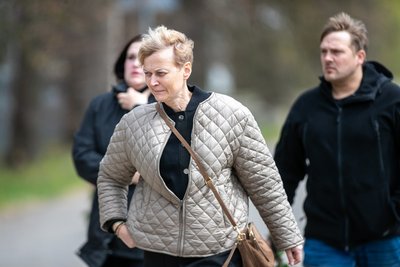 Rūta Ramo&scaron;kienė atvyko į Manto Sadausko laidotuves