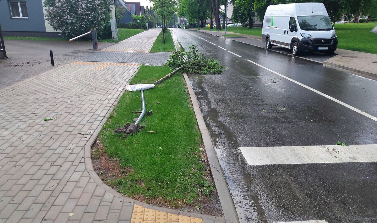 Girta vairuotoja siautėjo Raseiniuose