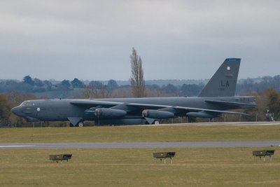 B-52 su nekovinėmis bombomis BDU-50