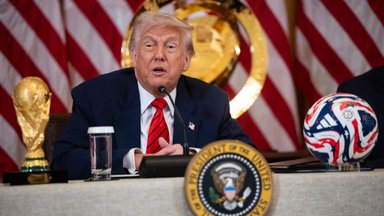 Trumpas sumažino tarifus Jungtinei Karalystei