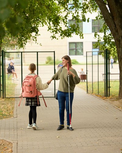 Laura Stadalninkaitė su dukra Liepa, nuotr. Lietuvos negalios organizacijų forumo