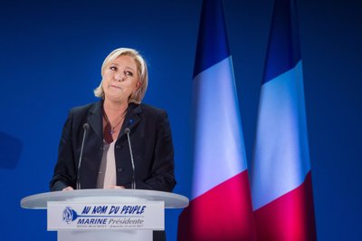 M. Le Pen švenčia pergalę pirmame ture