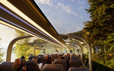 „Rocky Mountaineer“ kelionės traukiniu 