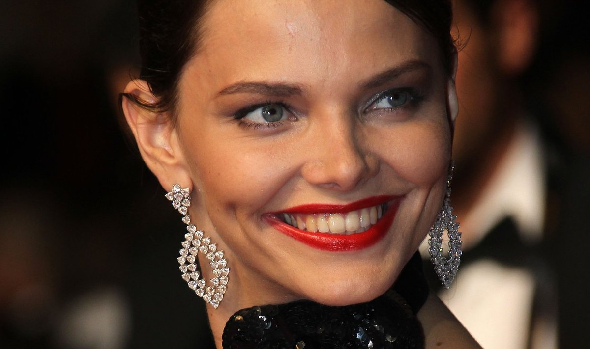 Лиза Боярская фильмде жалаңаш Лиза Боярская фильмде жалаңаш