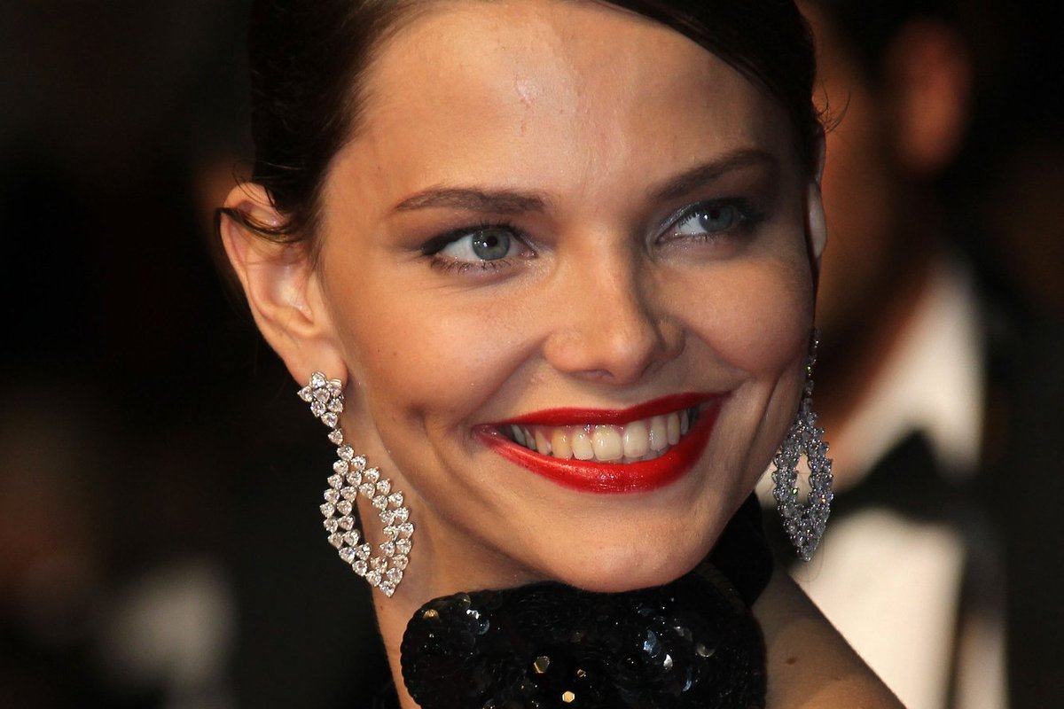 Орыс бөксесі порно видео Компрессормен анусты үрлейді