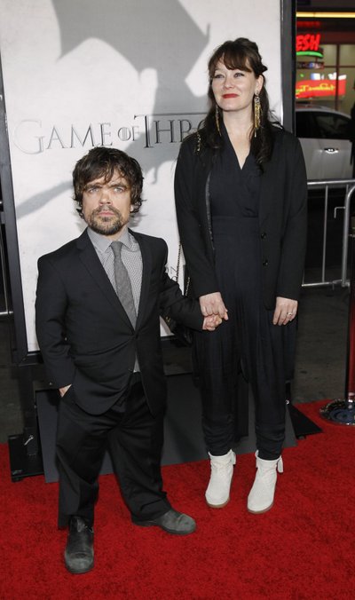 Peteris Dinklage'as su žmona Erica Schmidt