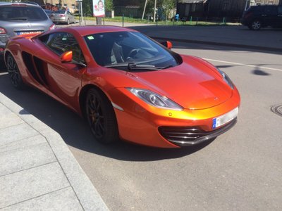 KET pažeidžiantis McLaren MP4-12C