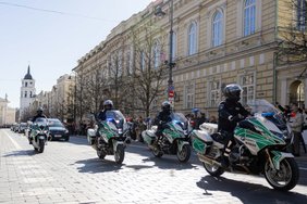 Tiesiogiai: pratybose žuvusių JAV karių pagerbimo ir išlydėjimo ceremonija