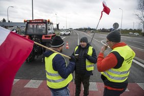 Lenkų ūkininkai blokuoja kelius