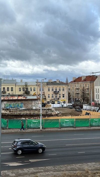 Prasidėjo legendinio alaus baro griovimas