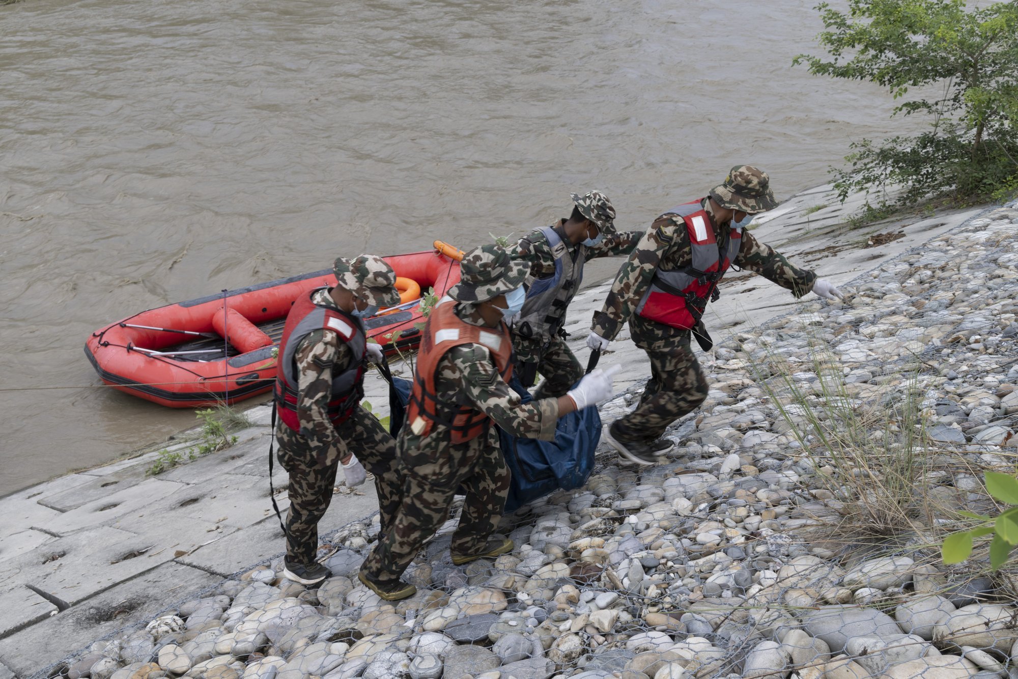 Floods in Nepal and Tibet kill more than 1,000, with thousands missing