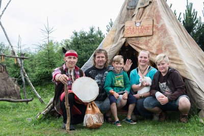 Mindaugo ir Jurgitos Timinskų šeima, Juodasis Varnas